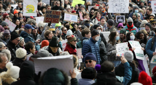 France declares itself ready to welcome disgruntled researchers of the