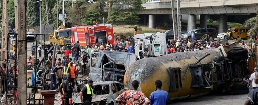 Gas loaded tanker exploded in Nigeria 4 dead 14 injured