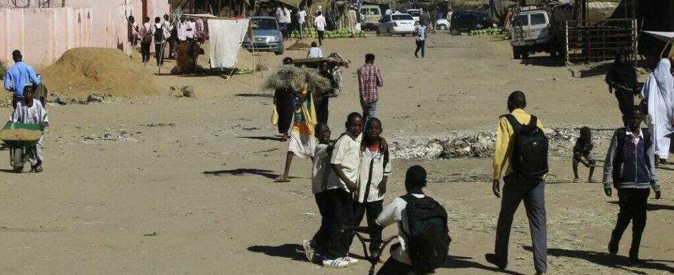 In Sudan hundreds of thousands of displaced in absolute humanitarian