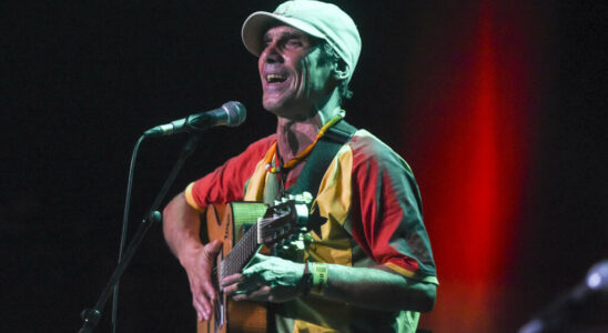 In the Philippines Manu Chao sings for the victims of