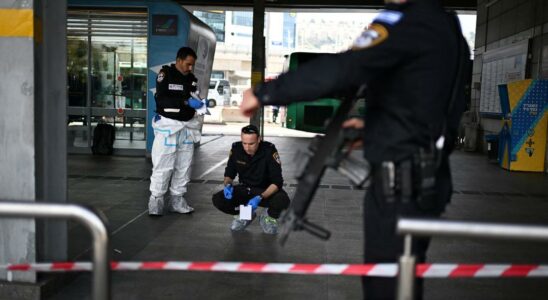 Knife attack in Hyfa Israel 1 person died 4 people