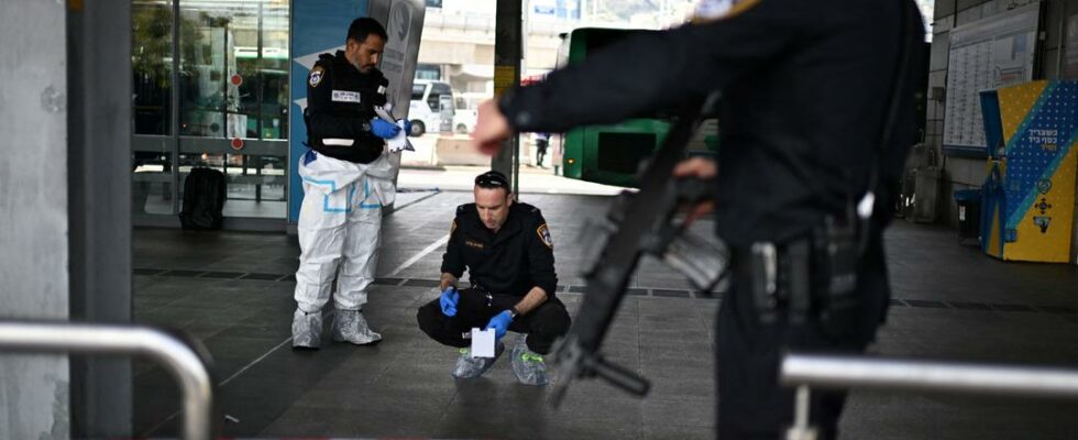 Knife attack in Hyfa Israel 1 person died 4 people