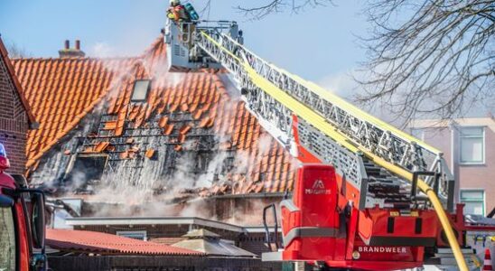 Large fire in the house in Woerden under control