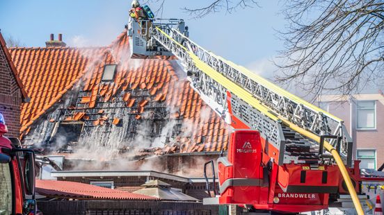 Large fire in the house in Woerden under control