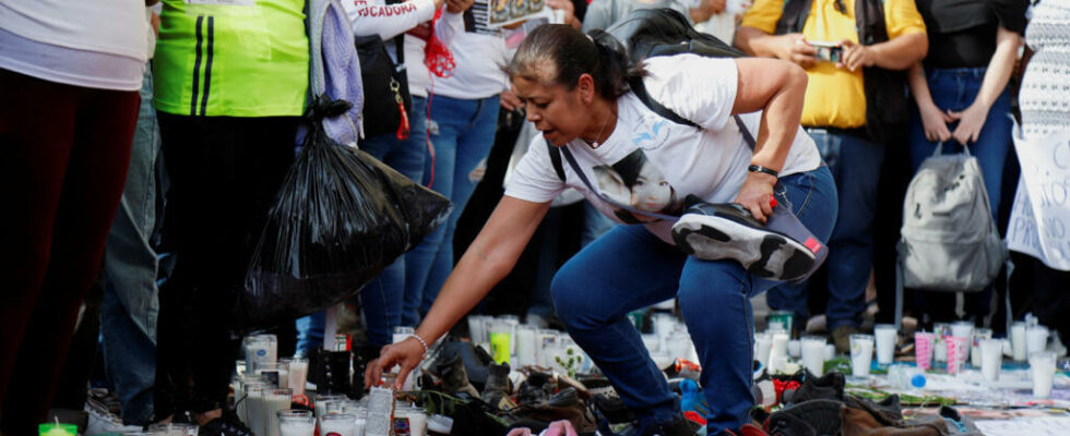 Mexico mourning steps for the missing in Mexico and in