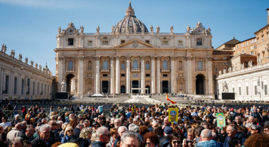 Pope Francis health how the Vatican continues to operate