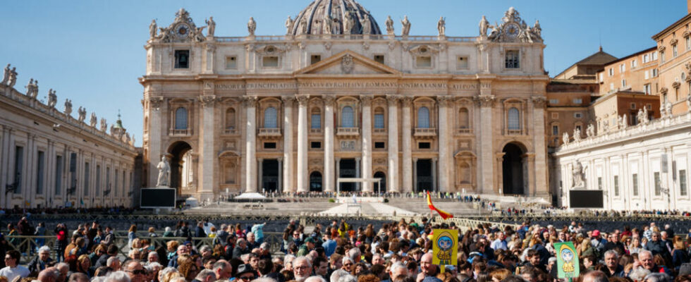 Pope Francis health how the Vatican continues to operate