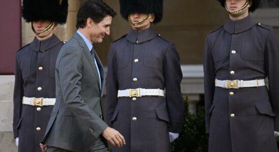 Prime Minister Trudeau fell into the languages the tongue outside