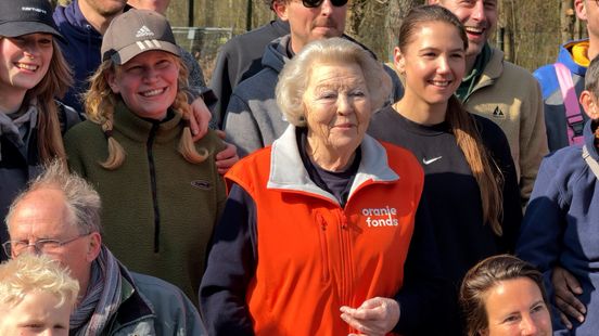 Princess Beatrix surprises volunteers I already thought what do all