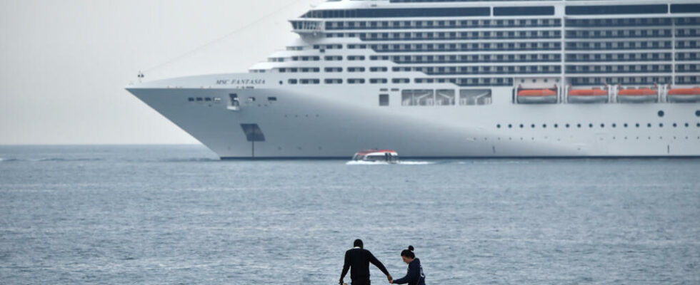 Prohibition of cruise ships the flip flop of the mayor of