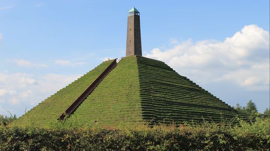 Pyramid of Austerlitz closed Rinse away sand with naked eye