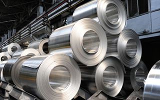 Steel in February slight tendential flexion production