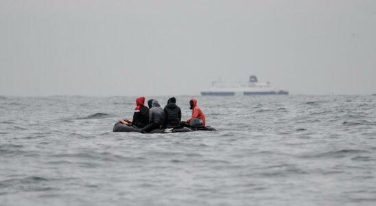 Survey on the sinking of migrants in the English Channel