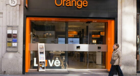 The UFC Que Choosing Orange SFR Bouygues Telecom Free and La