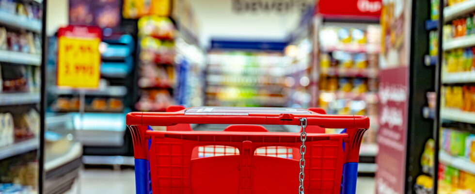 This gesture that can quickly happen in a store can