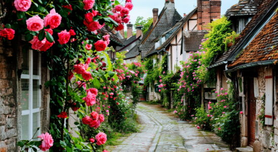 This village with a thousand roses is to be visited