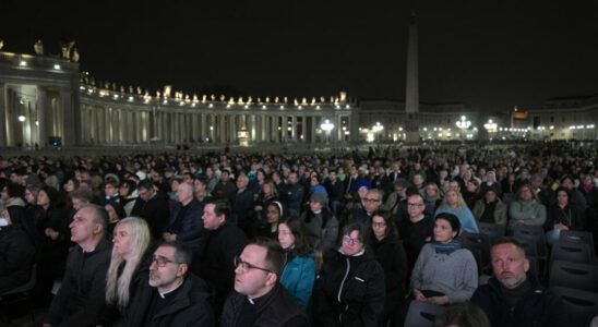 Thousands of letters sent to Pope Francis every day