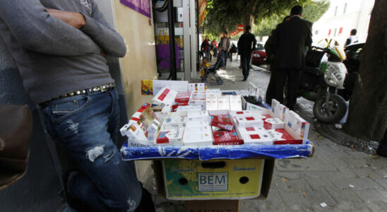 Tunisia smokers try to take advantage of Ramadan to stop