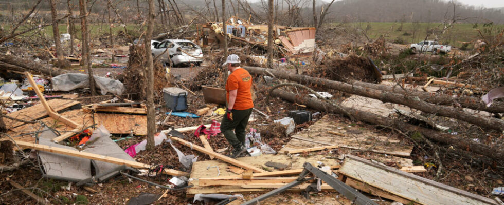 United States dozens of deaths because of violent storms and