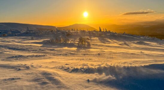 Warnings for hard winds and snow in the mountains